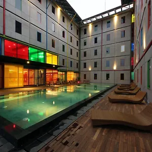 pop-hotel-kuta-beach.ubudhotelsnow.com/
